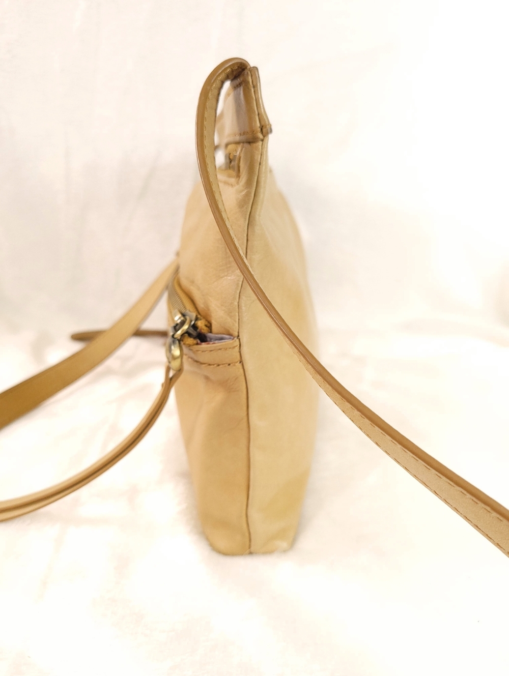 Hobo Cassie Leather Convertible Crossbody Shoulder Bag - Picture 3 of 16